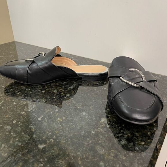 Lily Morgan Black Loafer with Buckle And Criss Crossed Straps On Top Size 6 W - Picture 1 of 7